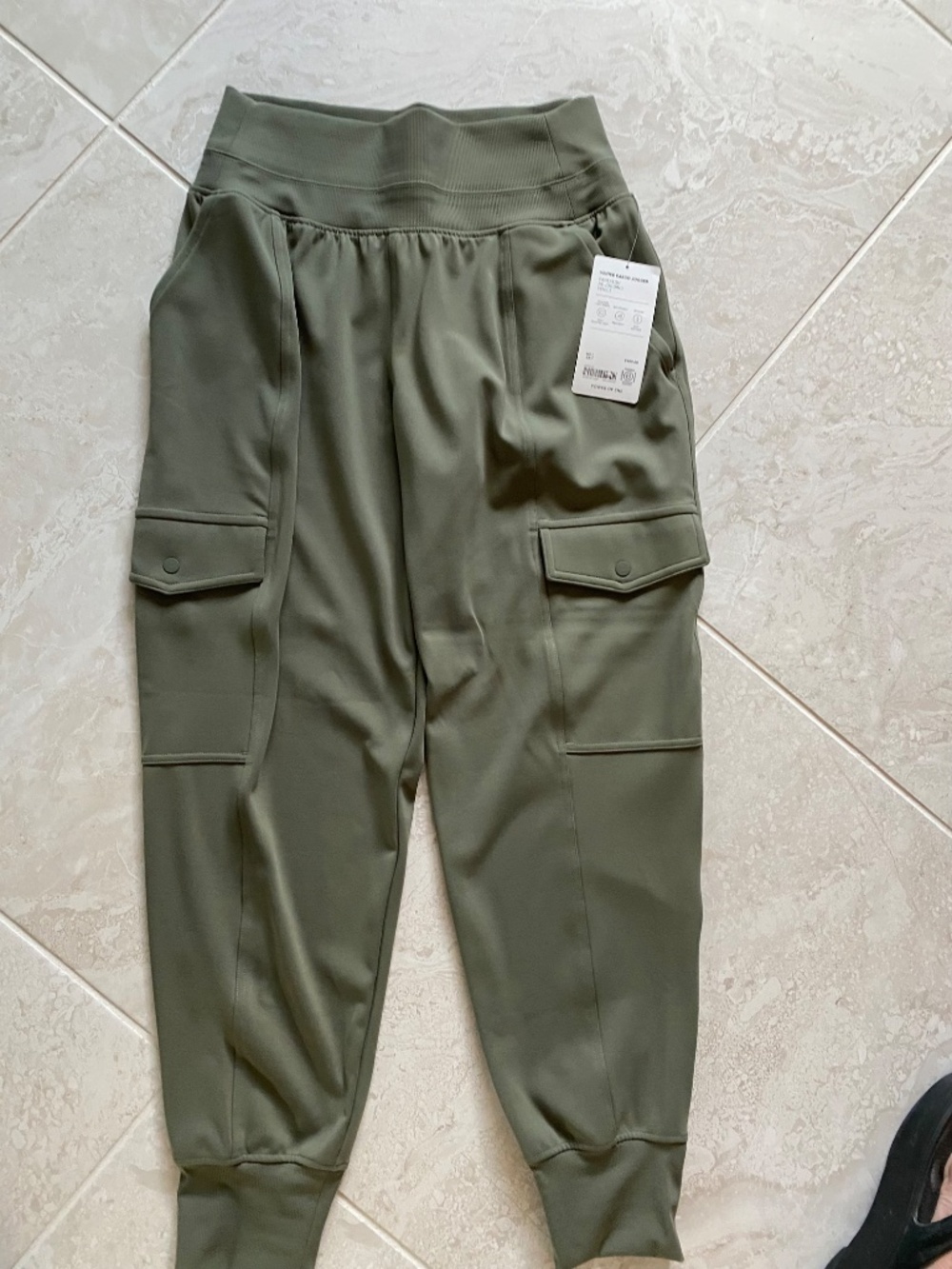 Athleta Venice Cargo Jogger Size SP NWT - Picture 2 of 4